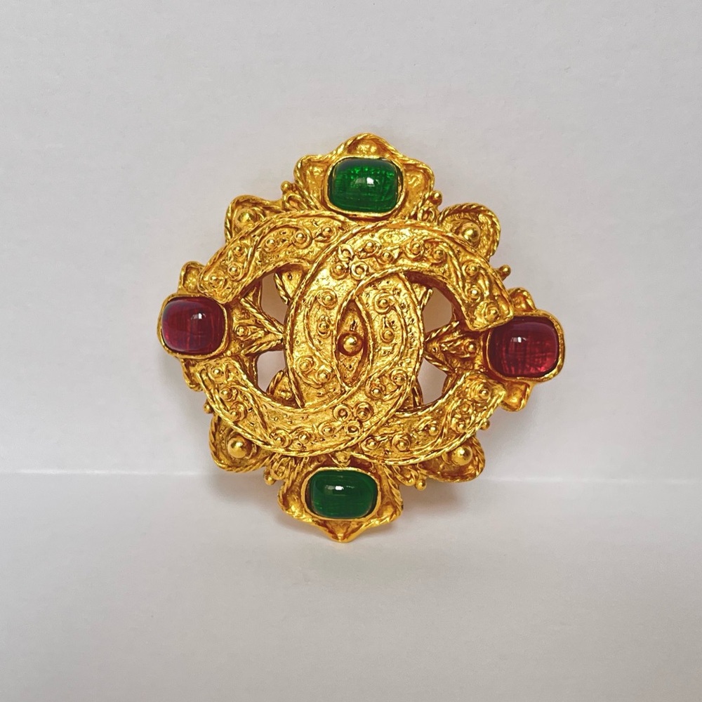 Chanel Gripoix Vintage Brooch. Red Green Stone, 24k gold. Authentic, EUC 94A